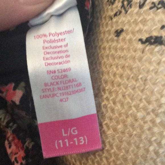 Black Floral No Boundaries Blouse - Picture 9 of 9